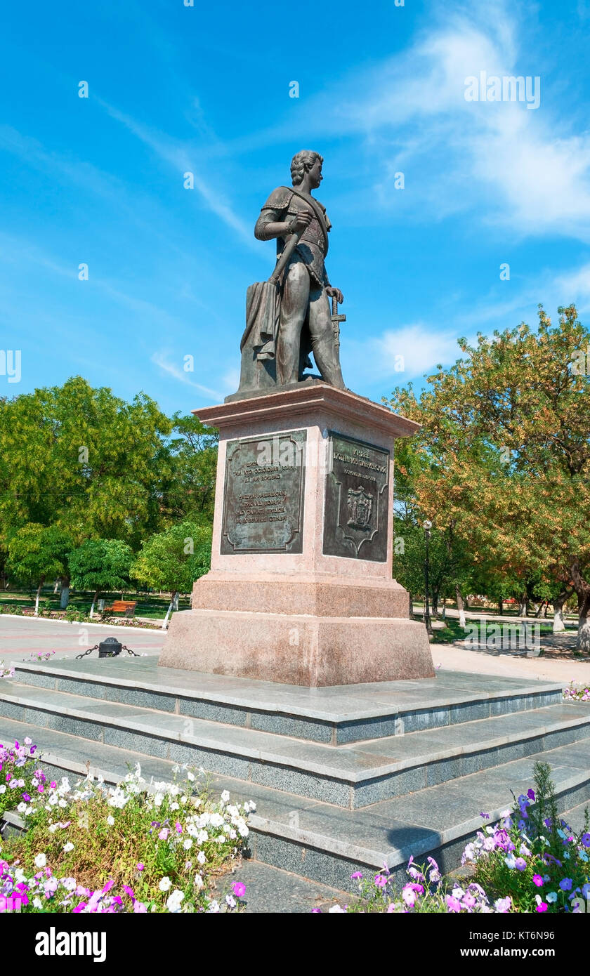 Monumento al principe Grigory Potemkin sul boulevard nella città di Cherson in Ucraina, un chiaro, soleggiata giornata estiva Foto Stock