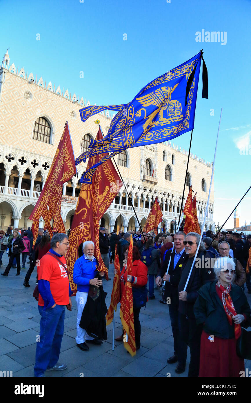 Venezia Bandiere Bandiera Repubblica Veneta Foto Stock