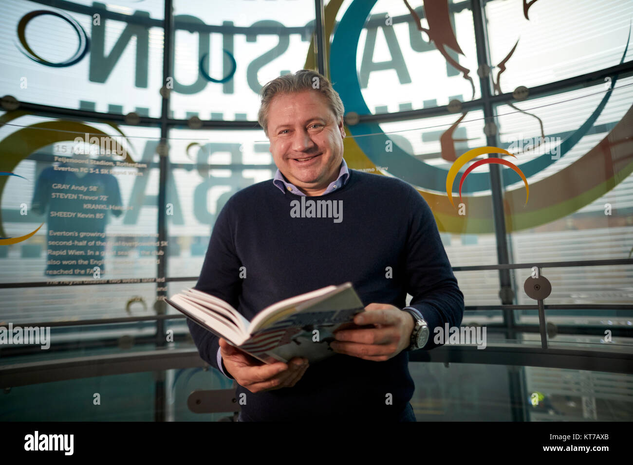 Ricco di TIM lancia il suo più recente libro di calcio un autobiografia di Andrei Kanchelkis MUFC leggenda Federazione calcio professionale Foto Stock