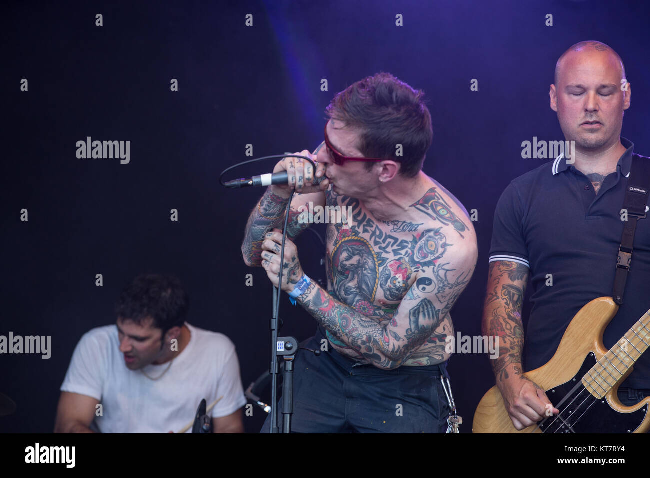 Norvegia, Tonsberg - Luglio 12, 2017. La svedese band punk Viagra ragazzi esegue un concerto dal vivo durante il norvegese music festival Slottsfjell Festival 2017. Qui la cantante Sebastian Murphy è visto dal vivo sul palco. Foto Stock