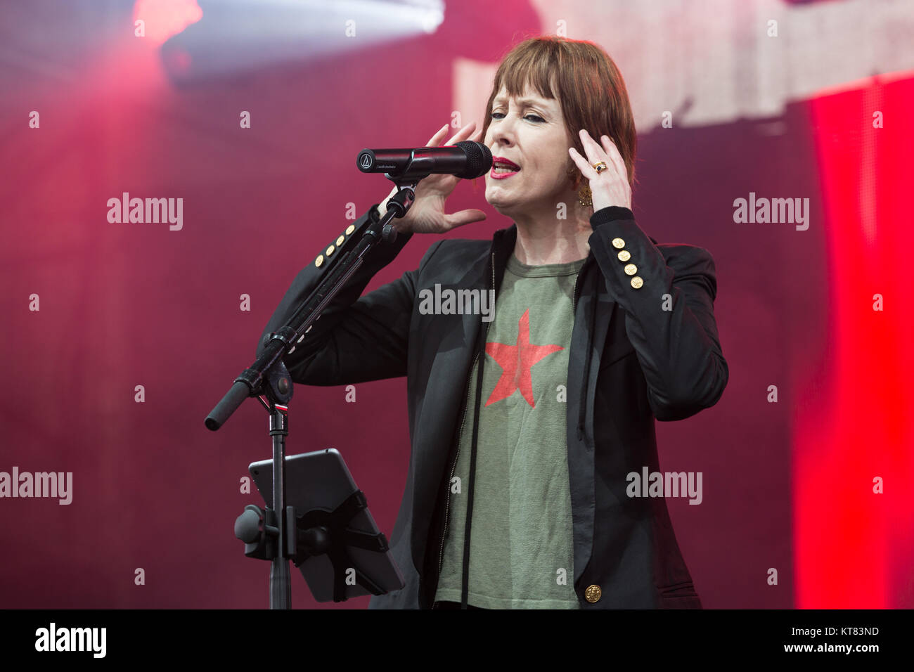 Il cantante americana, compositore e musicista folk Suzanne Vega esegue un concerto dal vivo durante il norvegese festival musis su Oslo 2017 a Oslo. Norvegia, 22/06 2017. Foto Stock