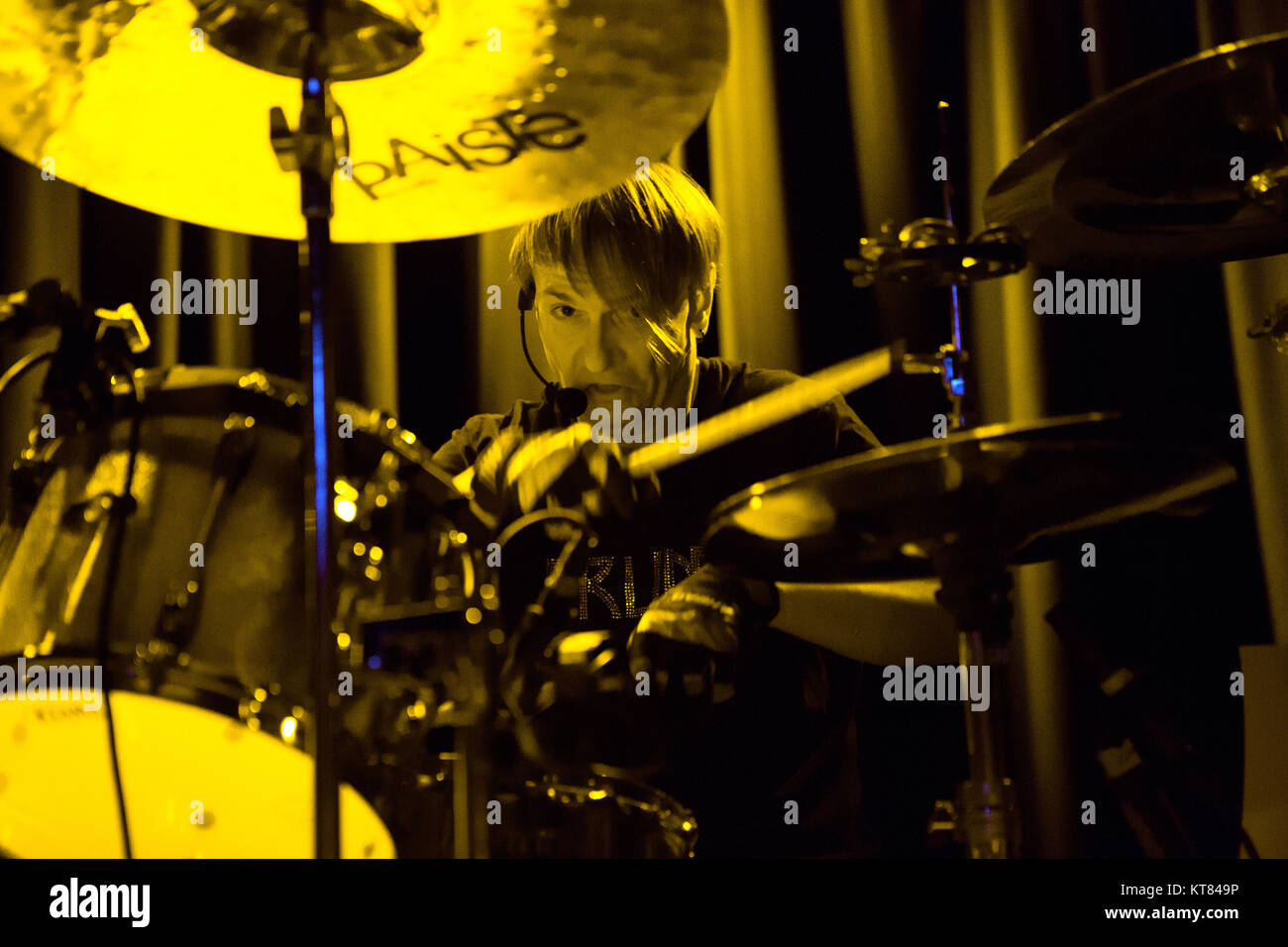 I fanghi americano metal band i Melvins esegue un concerto dal vivo al Blå in Oslo. Qui il batterista Dale Crover è visto dal vivo sul palco. Norvegia, 10/06 2016. Foto Stock