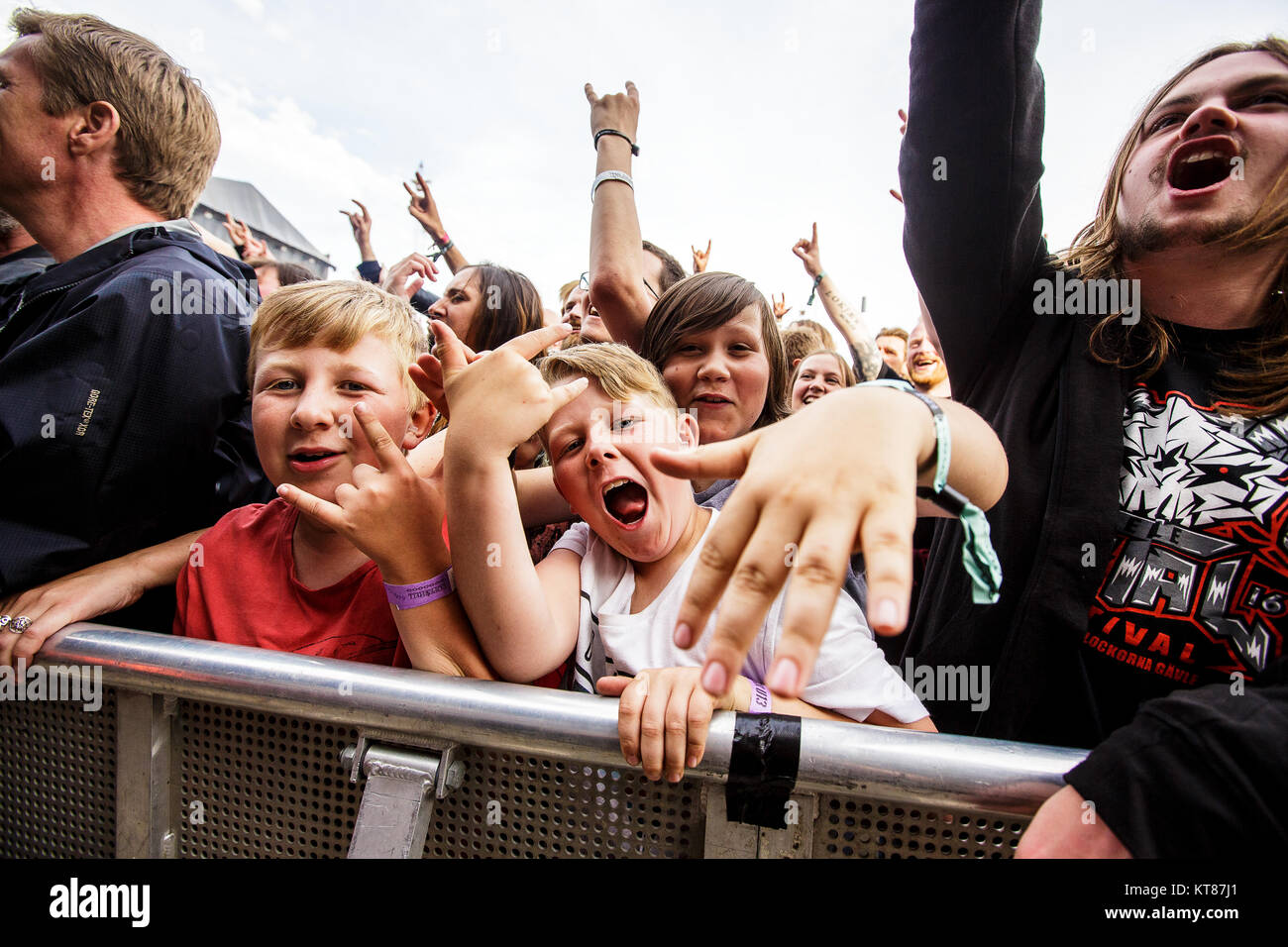 Migliaia di frequentatori del festival da metalli pesanti e per gli amanti della musica si riuniscono ogni anno per l'annuale hard rock e musica heavy metal festival Copenhell in Copenhagen. Danimarca 22/06 2017. Foto Stock