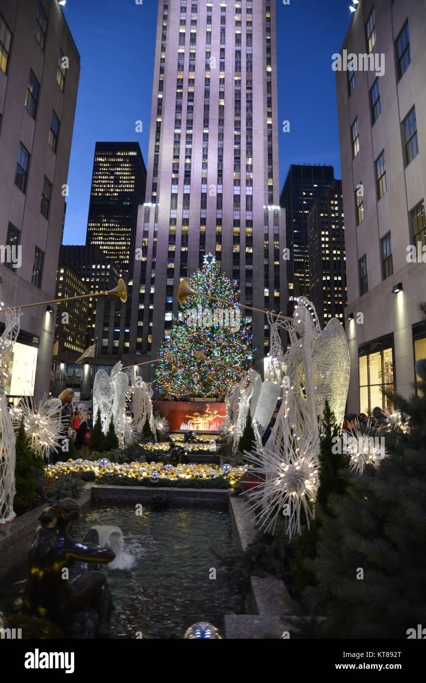 Stati Uniti d'America, nello Stato di New York, New York City, Manhattan Rockefeller Center, Christtmas Tree Foto Stock
