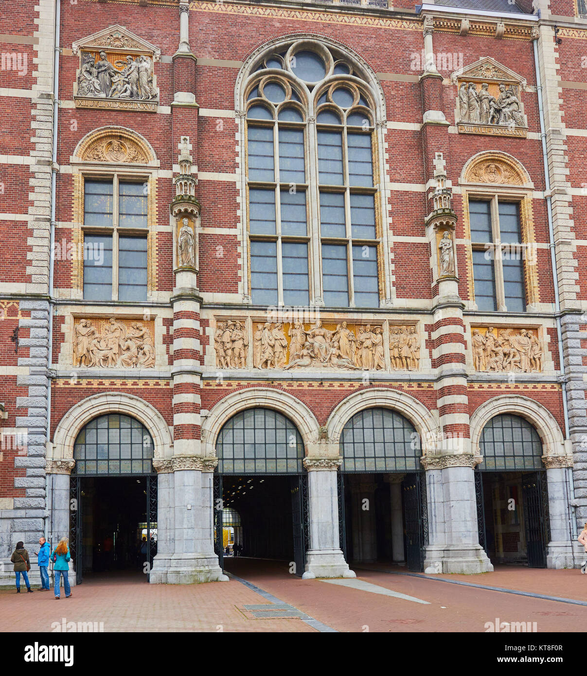 Rijksmuseum da P J H Cuypers (1885), Museumplein (Museum Square), Amsterdam, Olanda Foto Stock