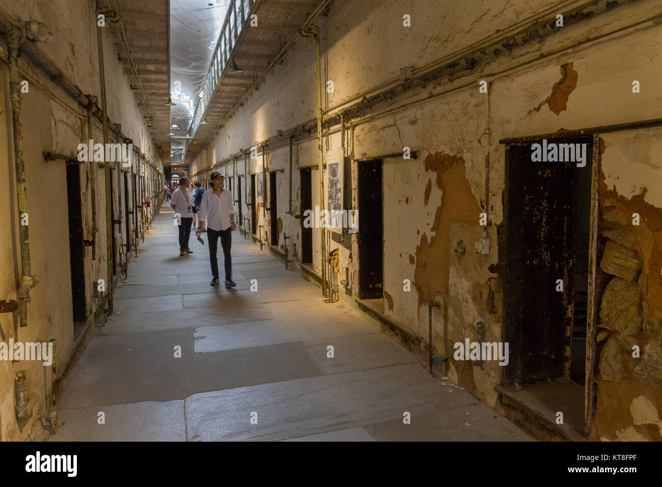 Tipico della cella della prigione corridoio parafango interno stato orientale penitenziario sito storico, Philadelphia, Pennsylvania, Stati Uniti. Foto Stock