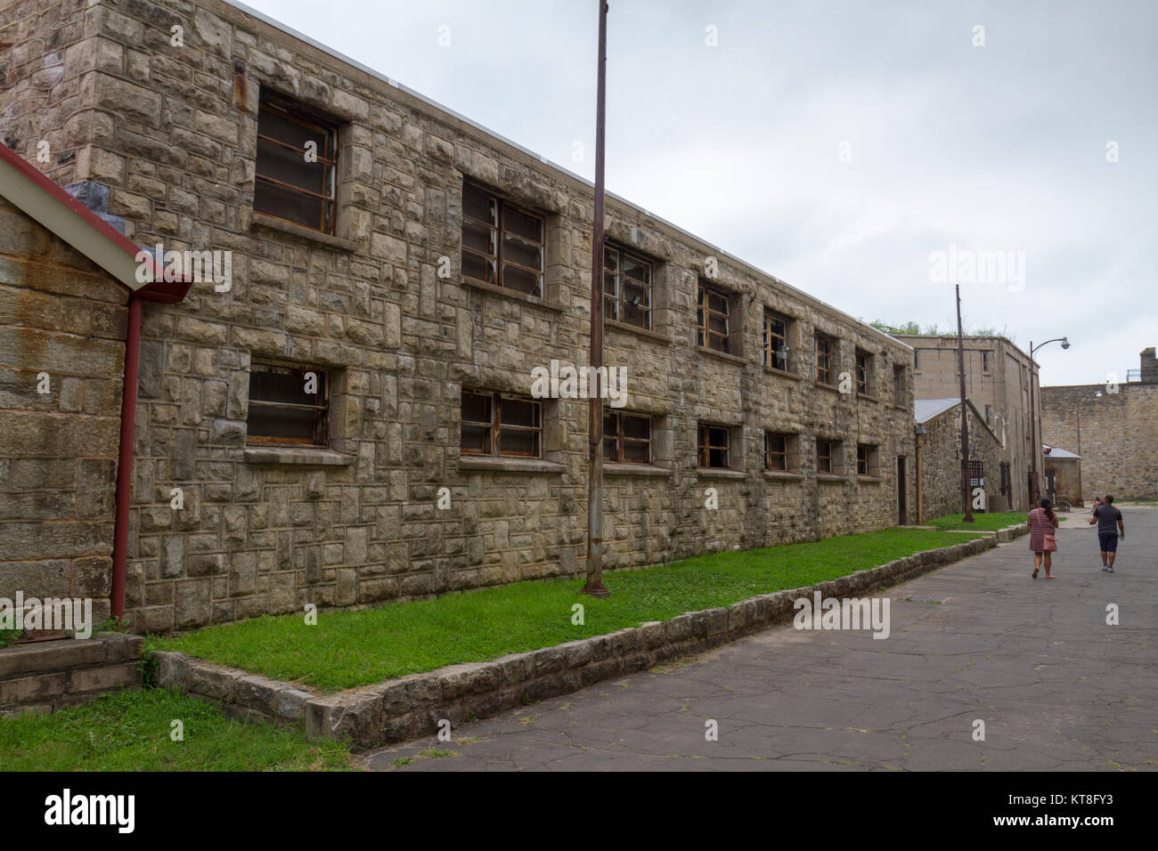 Le condanne a morte di cella (blocco 15) all'interno del penitenziario dell'Eastern State Historic Site, Philadelphia, Pennsylvania, Stati Uniti. Foto Stock