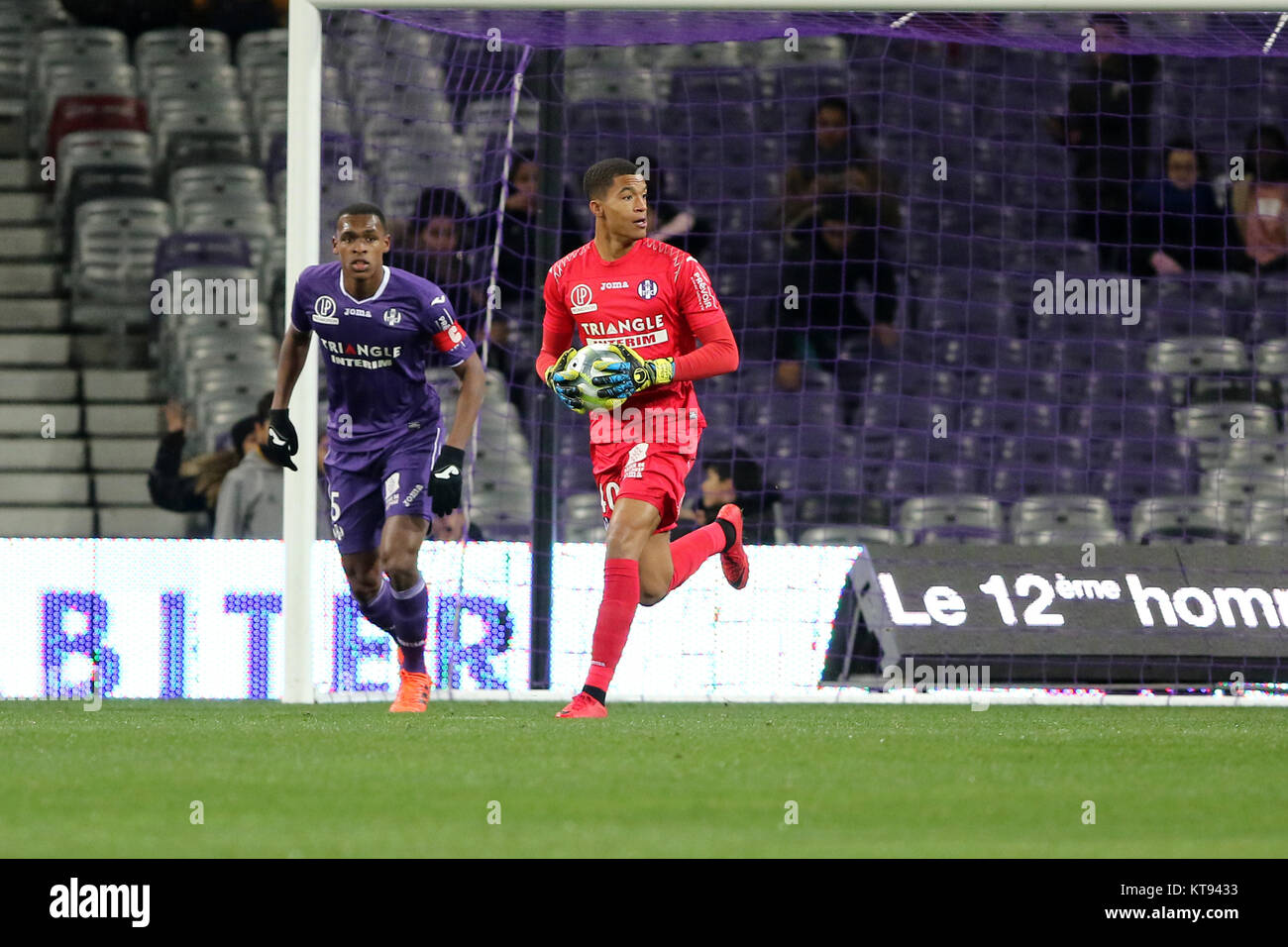 Toulouse (Francia) Novembre,29 2017 francese campionato Fooball Ligue 1 stagione il 2017-2018 Toulouse FC contro OGC Nice ALBAN LAFONT Credito: Sebastien Lapeyrere/Alamy Live News. Foto Stock