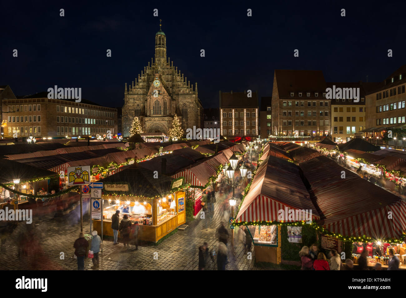 Norimberga, Germania - Dicembre 12th, 2017: Il Mercatino di Natale di Norimberga di notte Foto Stock