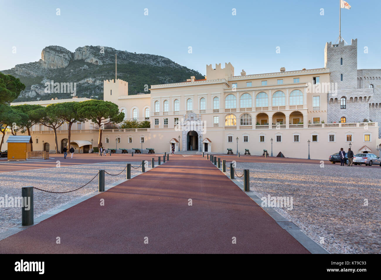 Il Palazzo del Principe di Monaco, o Palazzo Grimaldi, residenza ufficiale del Principe Sovrano di Monaco, il Principato di Monaco e la Riviera Foto Stock