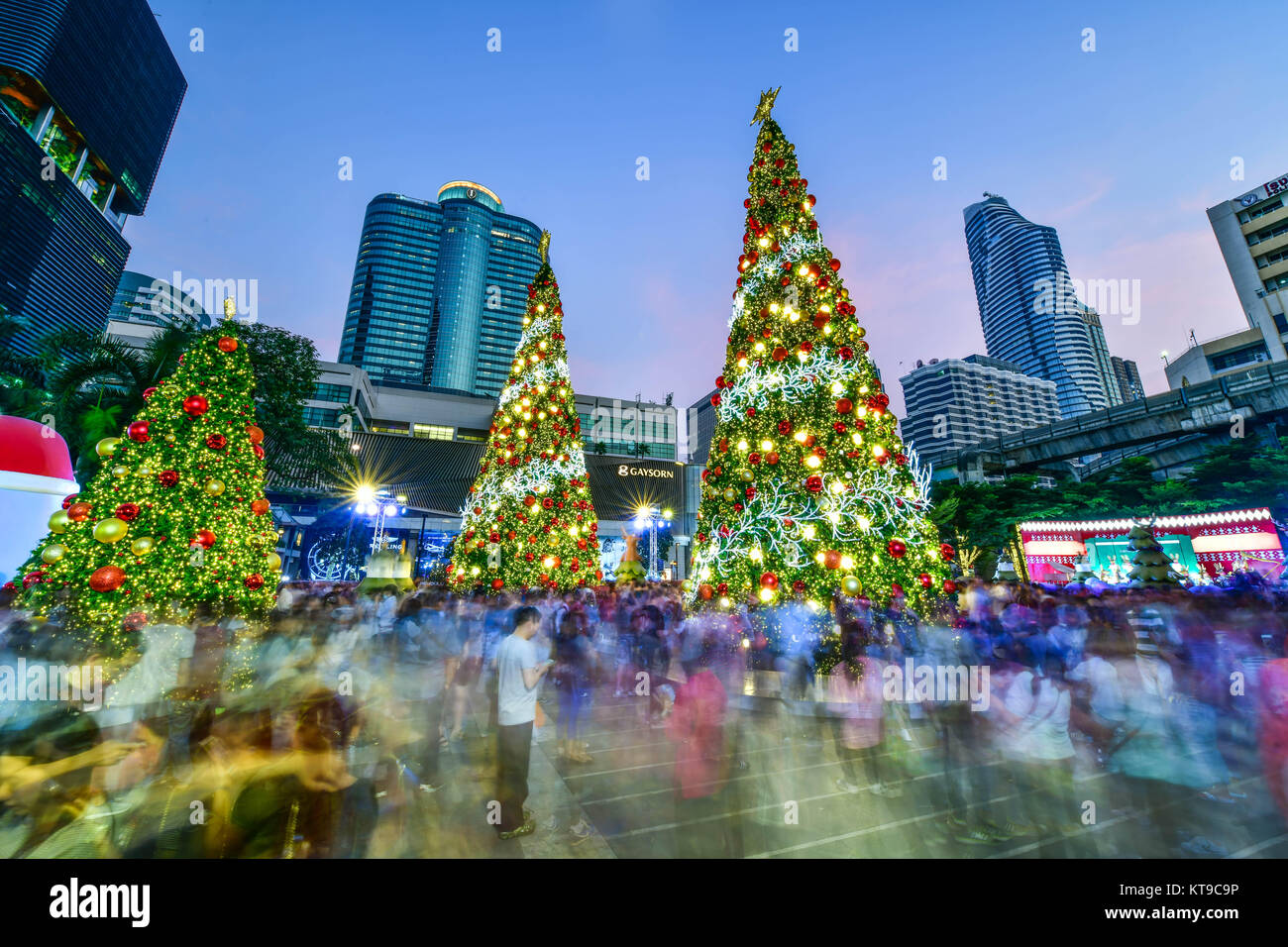 Il Central World è uno dei più famosi luoghi da visitare a Bangkok prima del giorno di Natale presso il Central World di Bangkok, Tailandia. Foto Stock
