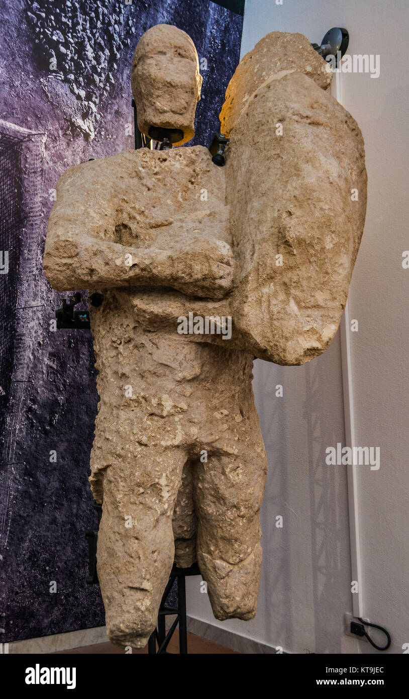 Trovate di recente figura nuragico al Museo Civico, Civico Museo Archeologico di Cabras, provincia di Oristano, Sardegna, Italia Foto Stock