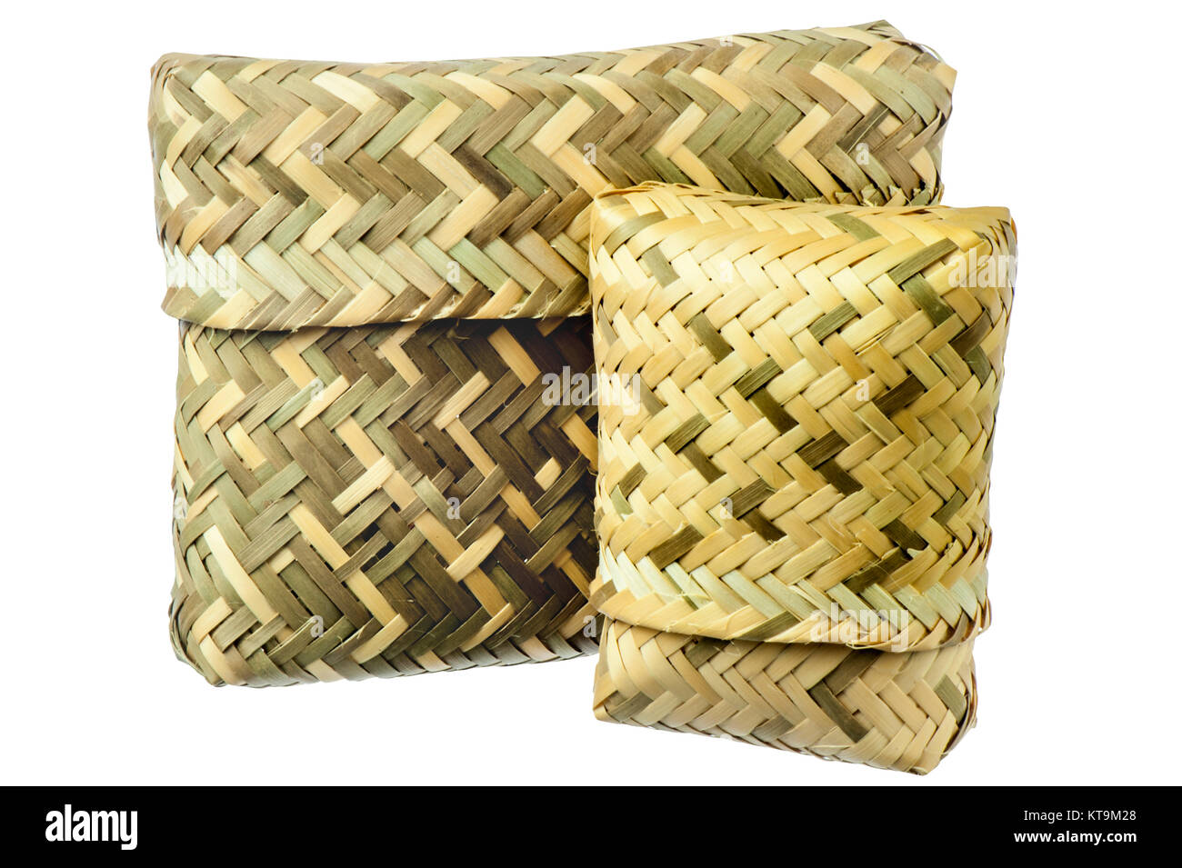 Un cestello in fibre naturali tessuto Foto Stock