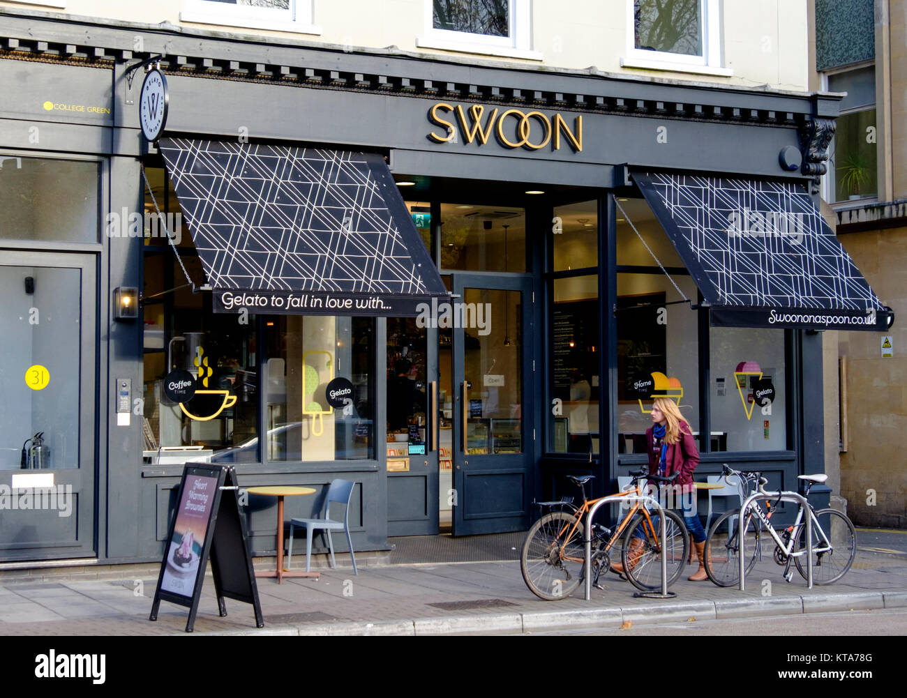Swoon è un gelato cafe o gelateria del College Green Bristol England Regno Unito Foto Stock