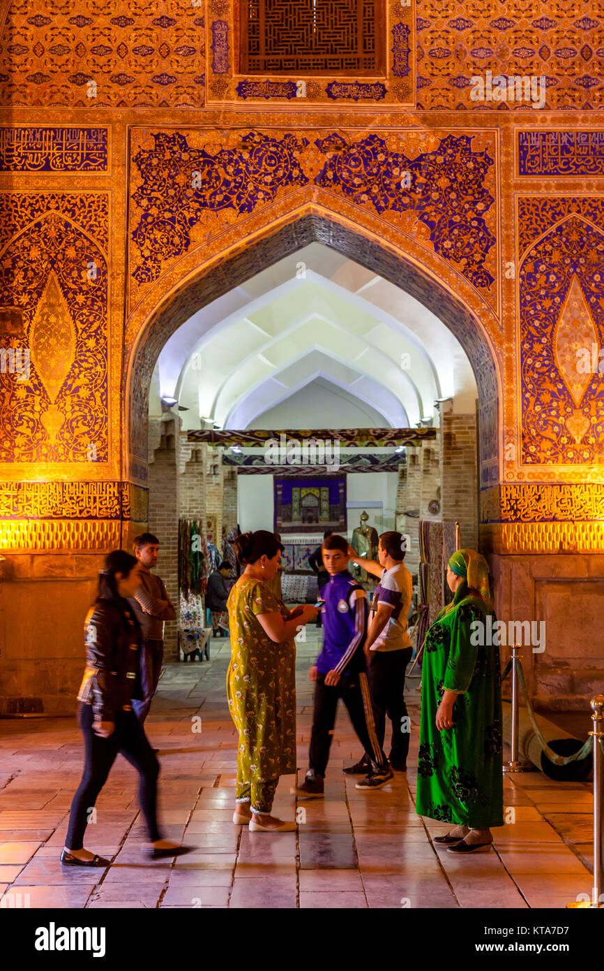 Una sala dorata in Tilla-Kori Madrassa, Il Registan, Samarcanda, Uzbekistan Foto Stock