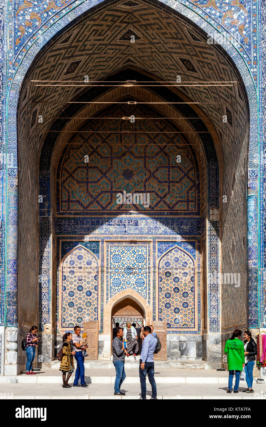 All'interno del Ulugh Beg madrasa, Il Registan, Samarcanda, Uzbekistan Foto Stock