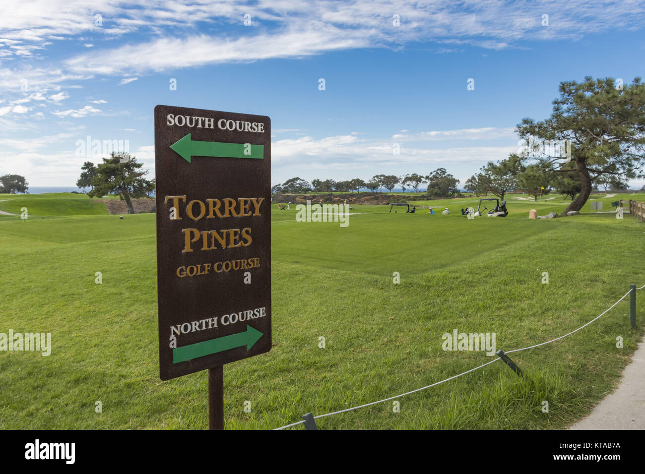 LA JOLLA, CALIFORNIA, STATI UNITI D'America - 6 Novembre 2017: il corso del Nord e del Sud corso segno sul primo tee del campo da Golf di Torrey Pines, vicino a San Diego. Foto Stock
