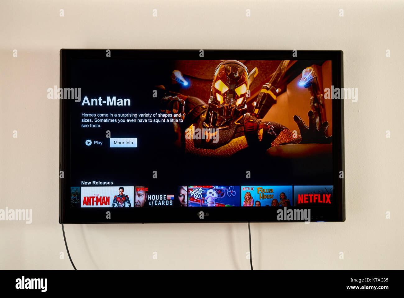 MONTREAL, Canada - 20 Marzo 2016 - applicazione Netflix in esecuzione su LG TV. Netflix è un ben noto fornitore globale di streaming di film e serie TV. Foto Stock