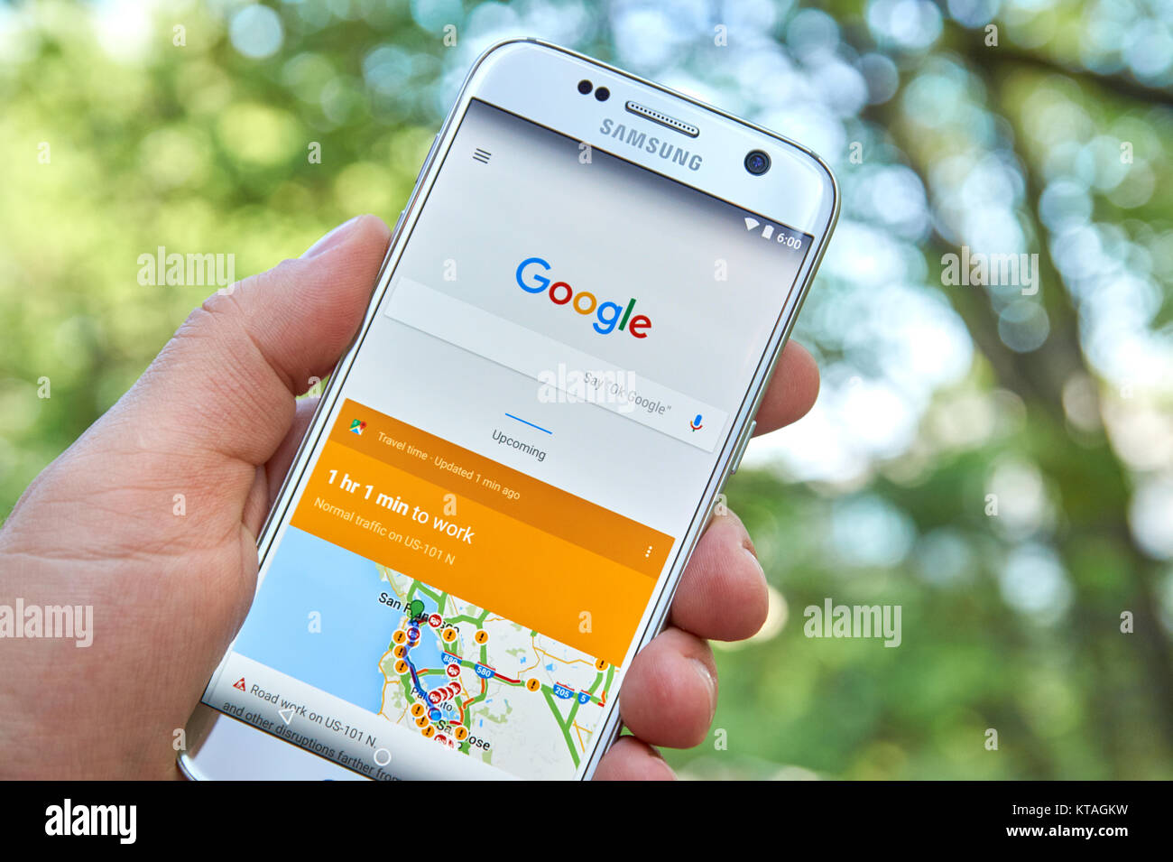 MONTREAL, Canada - 23 Maggio 2016 : Google ora applicazione di avvio sul Samsung S7 schermo. Google ora è un intelligente assistente personale sviluppato da G Foto Stock