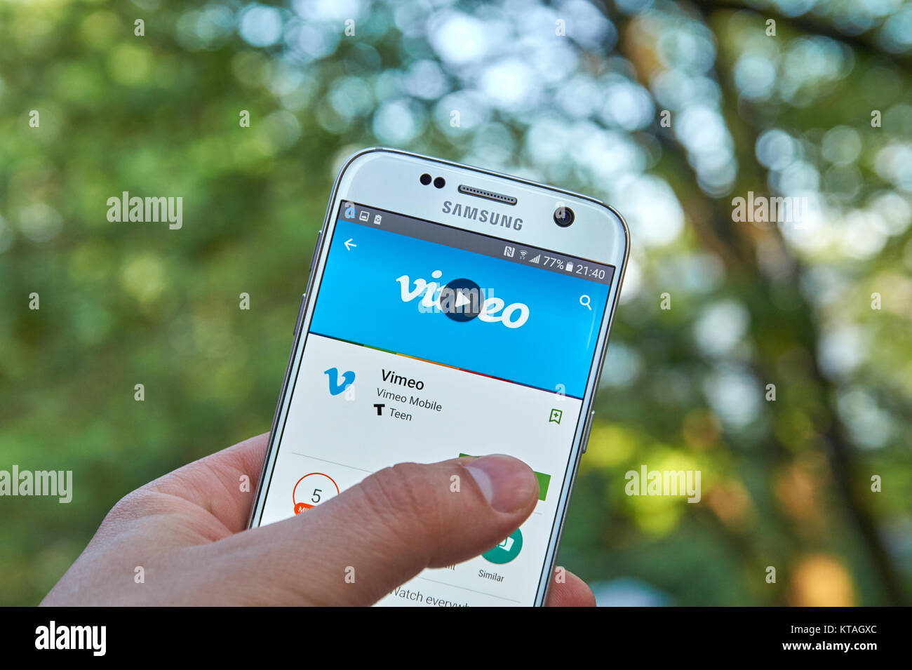 MONTREAL, Canada - 23 Maggio 2016 : Vimeo applicazione su Samsung S7 schermo. Vimeo è un video-sharing sito web in cui gli utenti possono caricare, condividere e visualizzare v Foto Stock