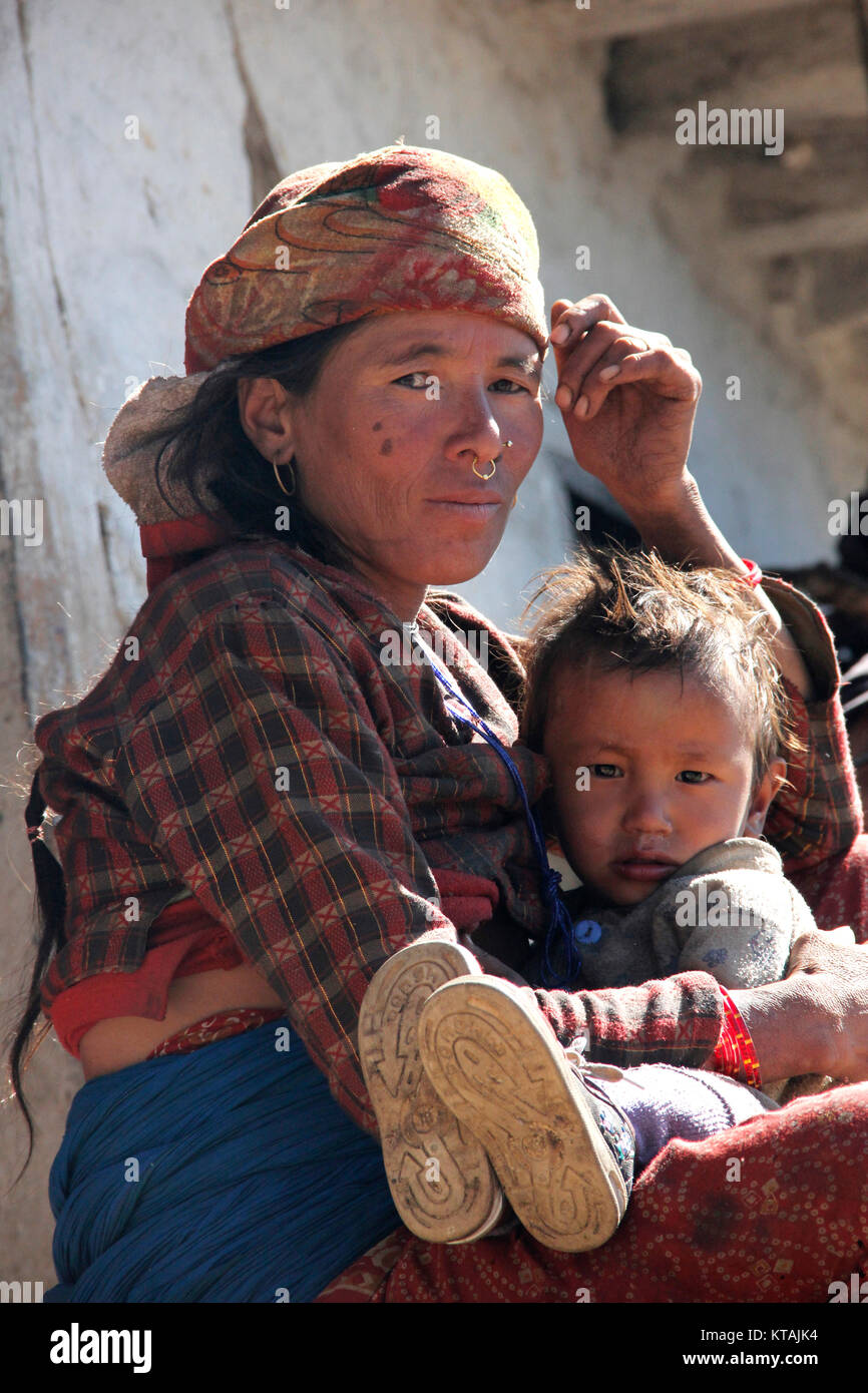 Una valutazione della mortalità materna in calo in Nepal Foto Stock