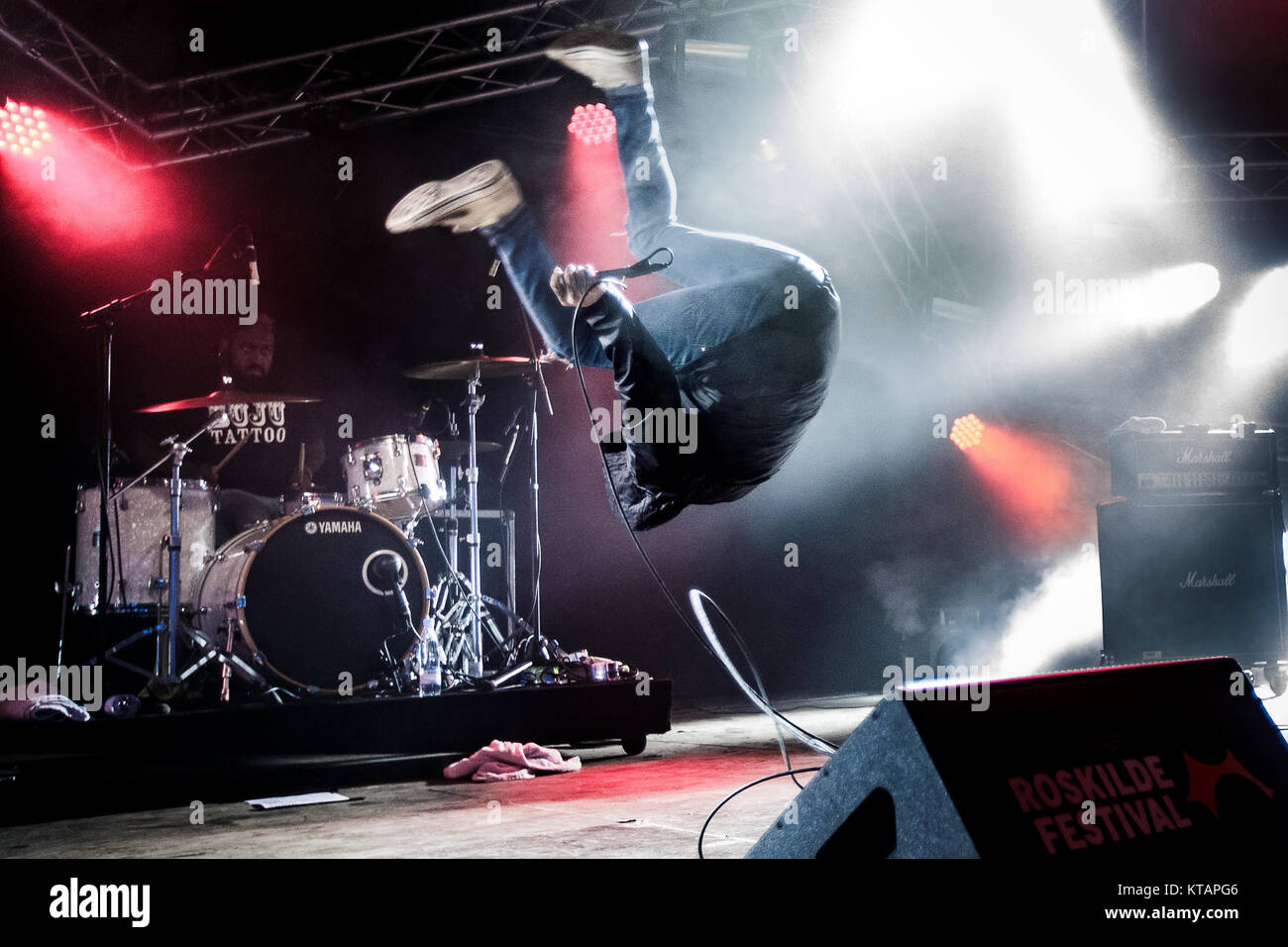 La American post-band hardcore Letlive esegue un concerto dal vivo presso il Danish music festival Roskilde Festival 2016. Qui il cantante Jason Aalon Butler è visto dal vivo sul palco. Danimarca, 01/07 2016. Foto Stock