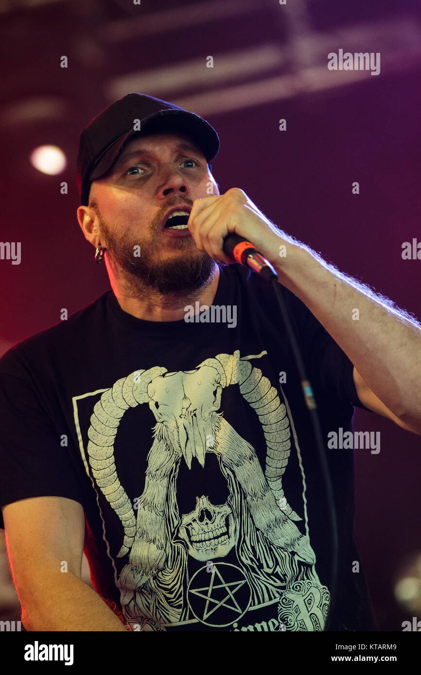 La svedese band grindcore Nasum esegue un concerto dal vivo presso il Danish music festival Roskilde Festival 2012. Qui la cantante Keijo Niinimaa è visto dal vivo sul palco. Danimarca, 08/07 2012. Foto Stock