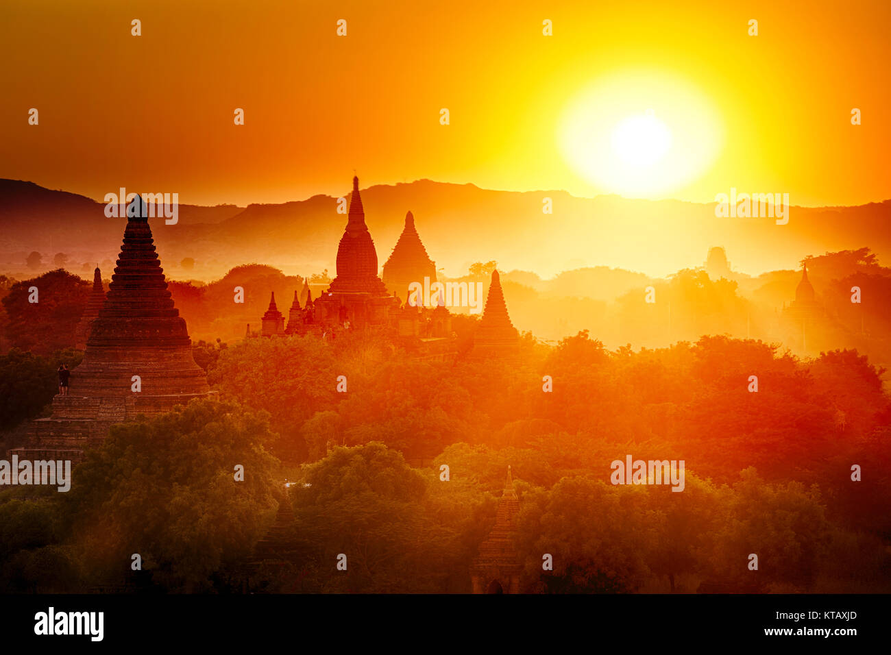 Bagan tempio durante l ora d'oro Foto Stock