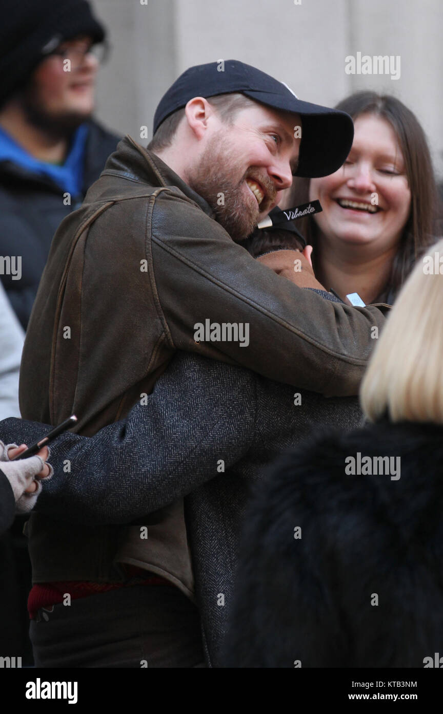 Londra, Regno Unito. 16 dicembre, 2017. Ricky Wilson frontman dei Kaiser Chiefs visto alla BBC Radio Due Studios di Londra Foto Stock