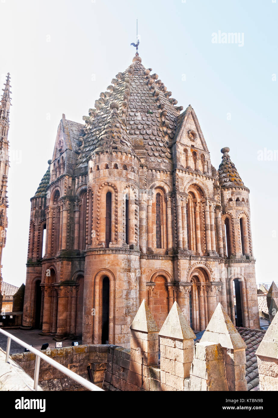 Torre del Gallo de la Catedral Vieja. Salamanca. Ciudad patrimonio de la humanidad. Castilla León. España Foto Stock