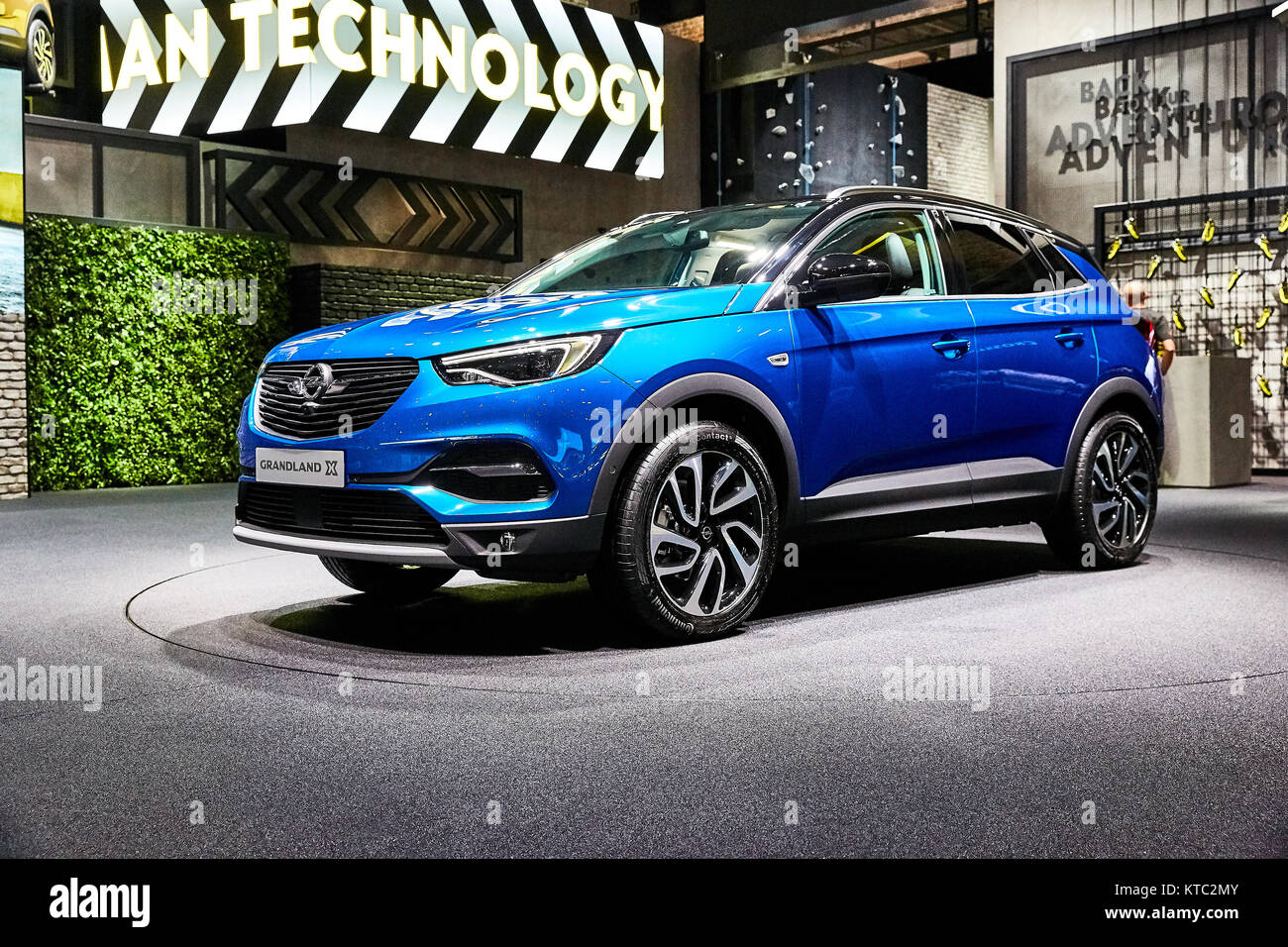 Francoforte, Germania - 12 Settembre 2017: 2018 Opel Grandland X presentato sulla 67-th Frankfurt International Motor Show(IAA) nella Fiera di Francoforte Foto Stock