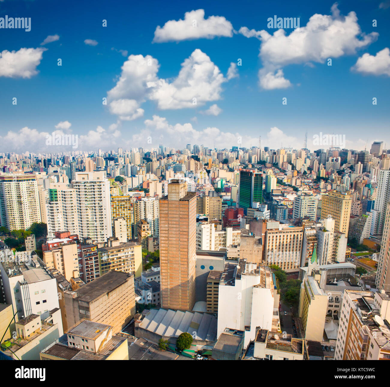 Vista di San Paolo skyline sul giorno di suny, Brasile. Amerca latina. Foto Stock