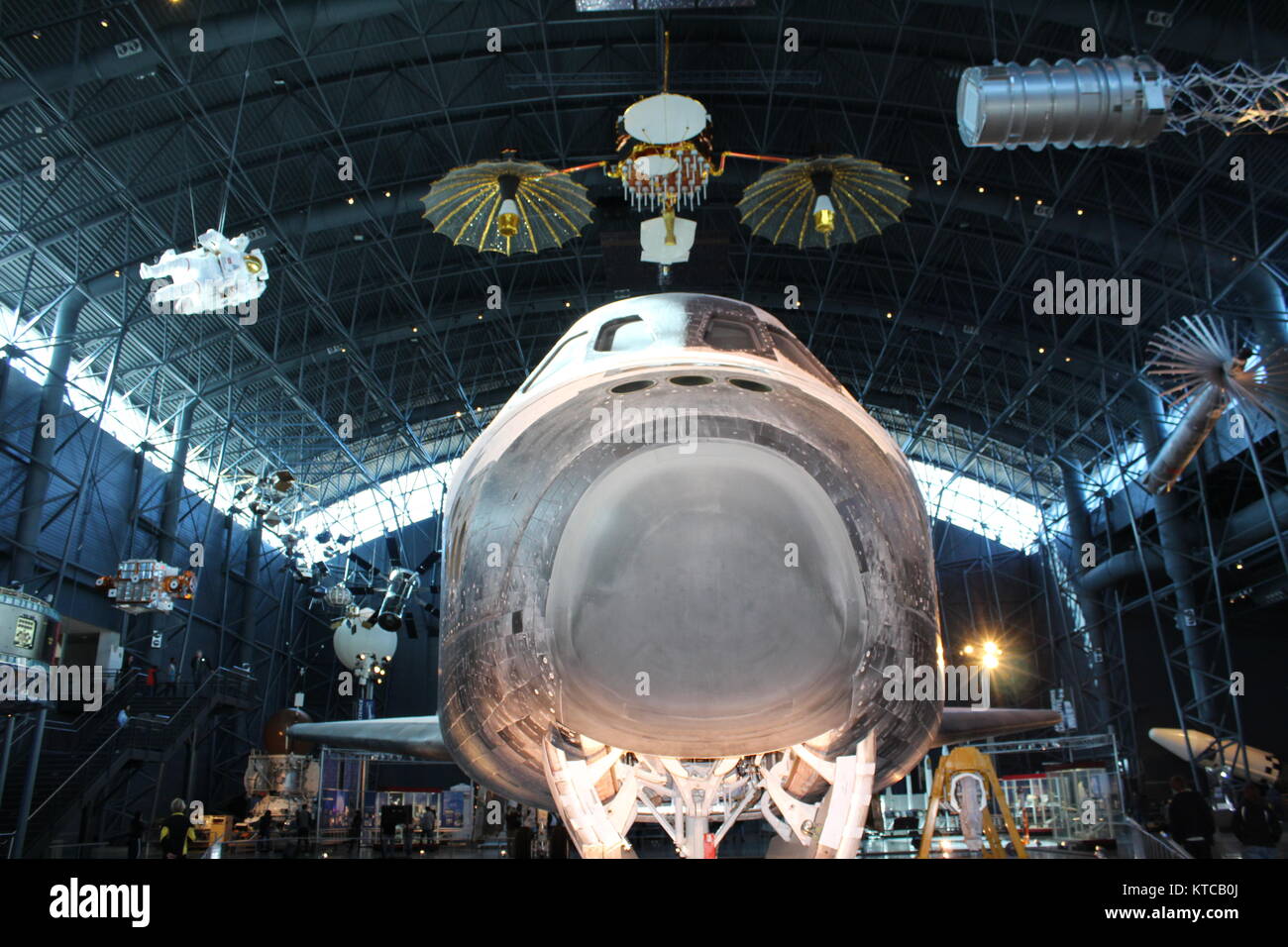 Lo Space Shuttle Discovery presso il Museo Nazionale dell'aria e dello spazio Foto Stock
