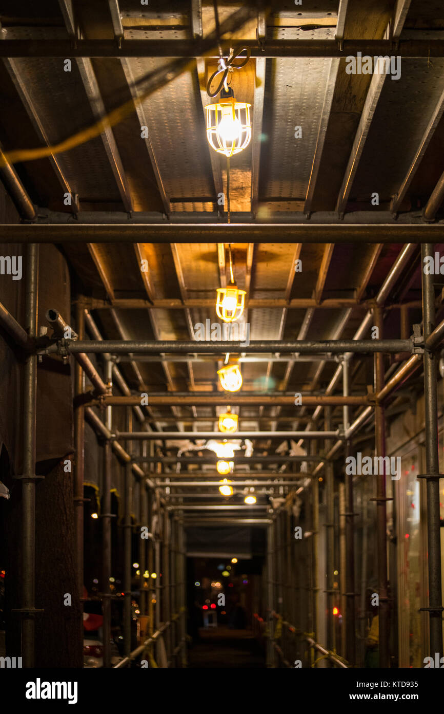 Luci di lavoro e ponteggi Foto Stock