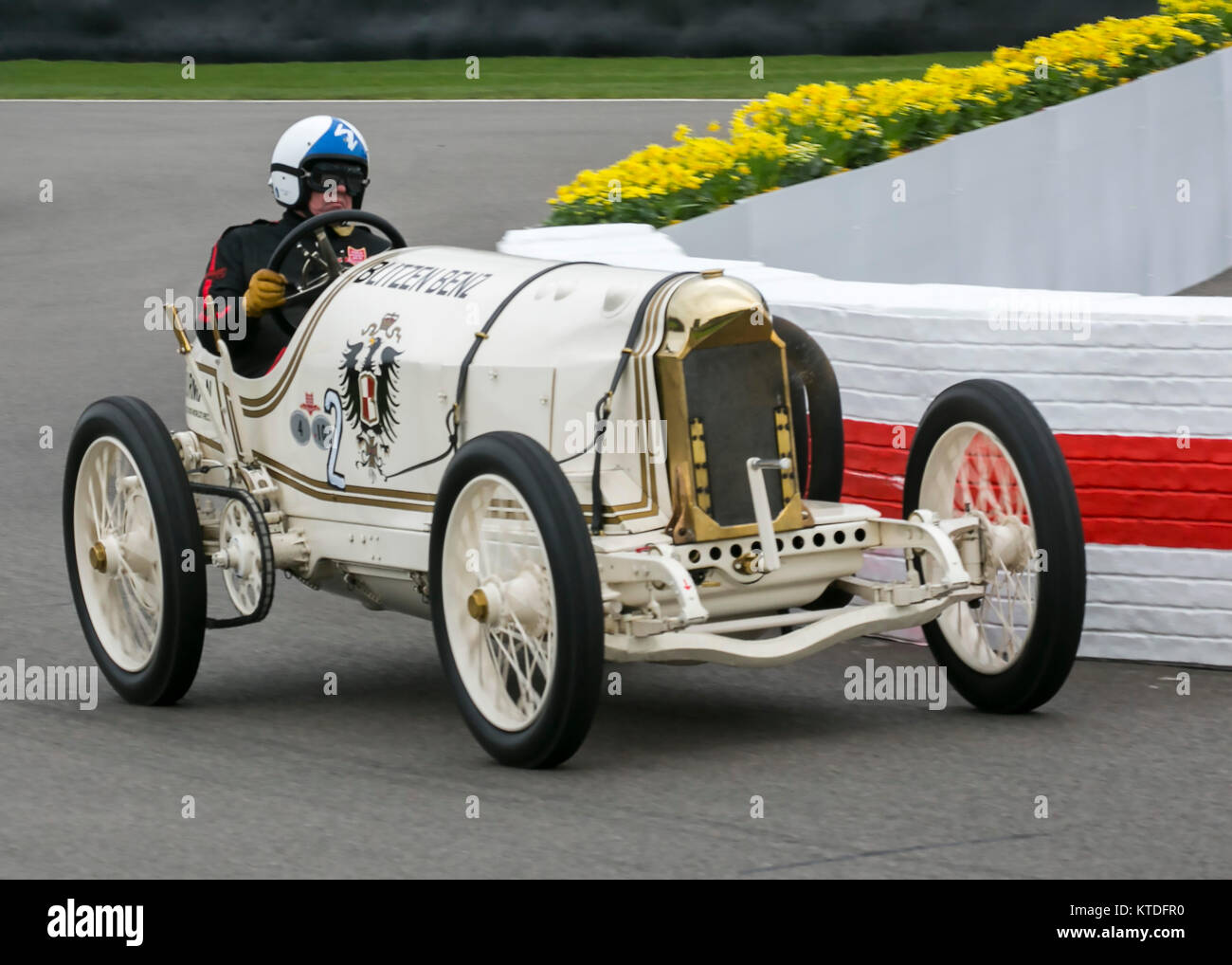 1909 Benz 200hp 'Blitzen Benz' con Autista Hermann Layher durante la S.F. Bordo gara del Trofeo al Goodwood LXXV Assemblea dei soci, Foto Stock