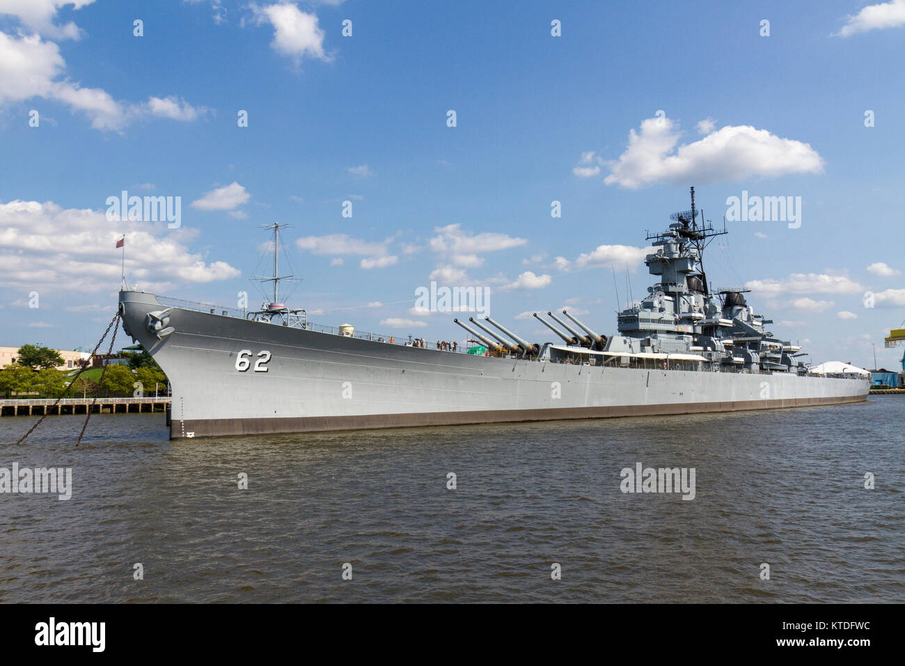 La Corazzata New Jersey, ormeggiato sul fiume Delaware, Camden, NJ, Stati Uniti. USS New Jersey (BB-62) è un Iowa-classe corazzata. Foto Stock