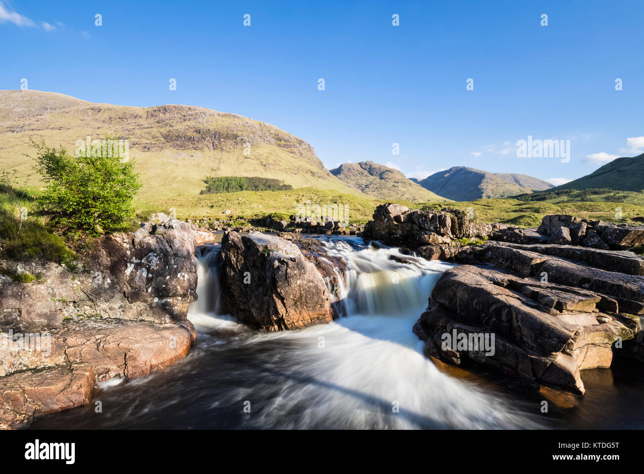 Gran Bretagna, Scozia, Highlands scozzesi, Glen Coe, Glen Etive, Etive Fiume Fiume, Etive cade Foto Stock