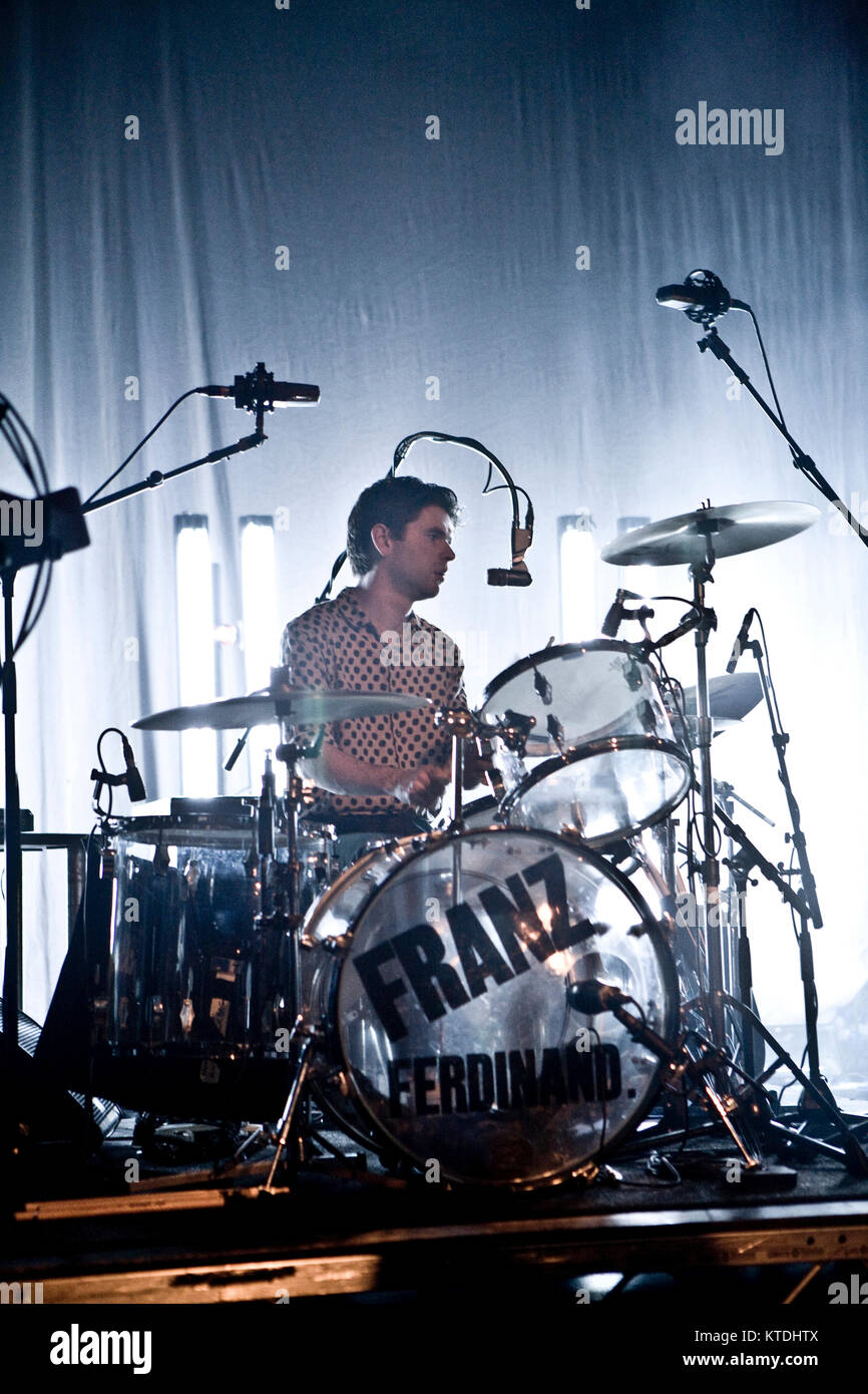 Franz ferdinand drummer paul thomson immagini e fotografie stock ad alta  risoluzione - Alamy