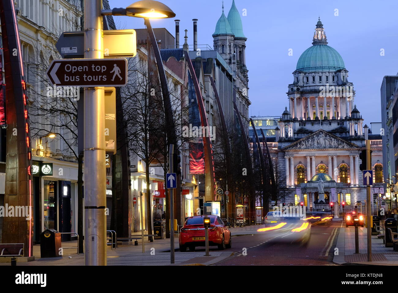 Il Belfast City Hall nel centro della città di Belfast nel capitale di Irlanda del Nord Foto Stock