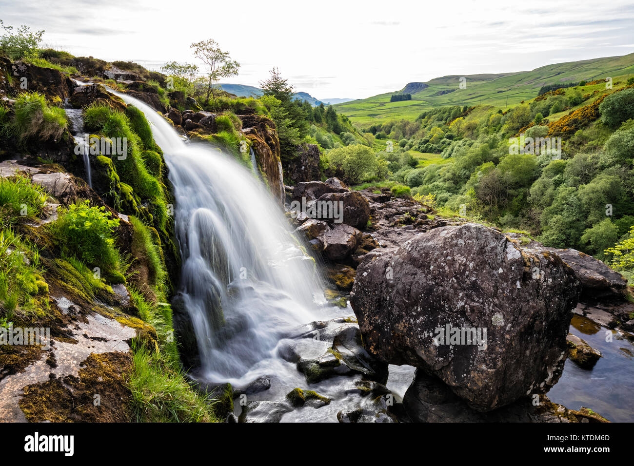 Gran Bretagna, Scozia, Highlands scozzesi, Stirling, Fintry village, River Endrick, Loup di Fintry cascata Foto Stock