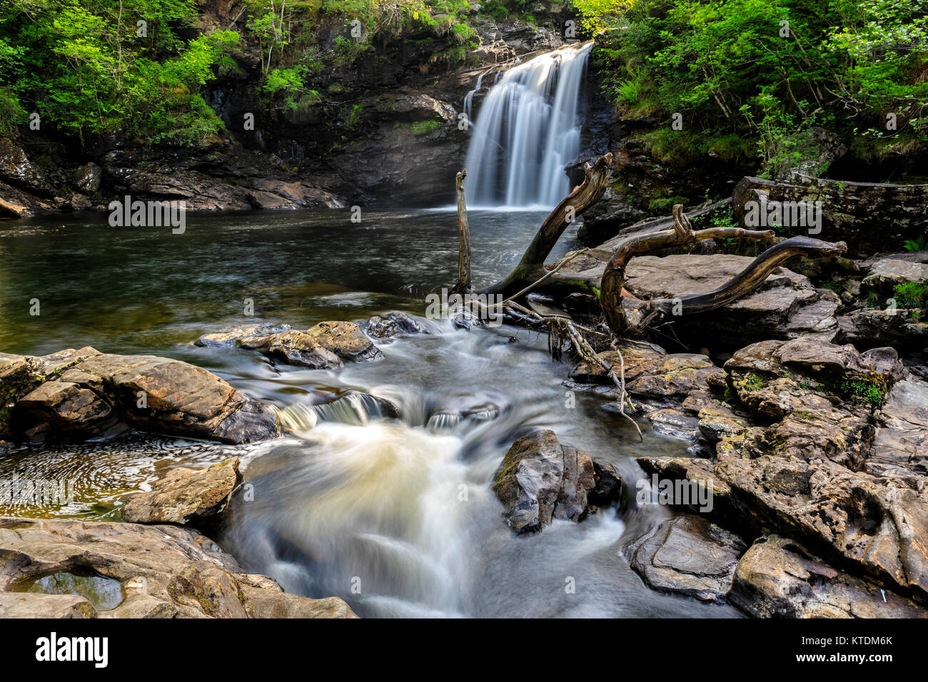 Gran Bretagna, Scozia, Highlands scozzesi, Fiume Falloch, cade di Falloch Foto Stock