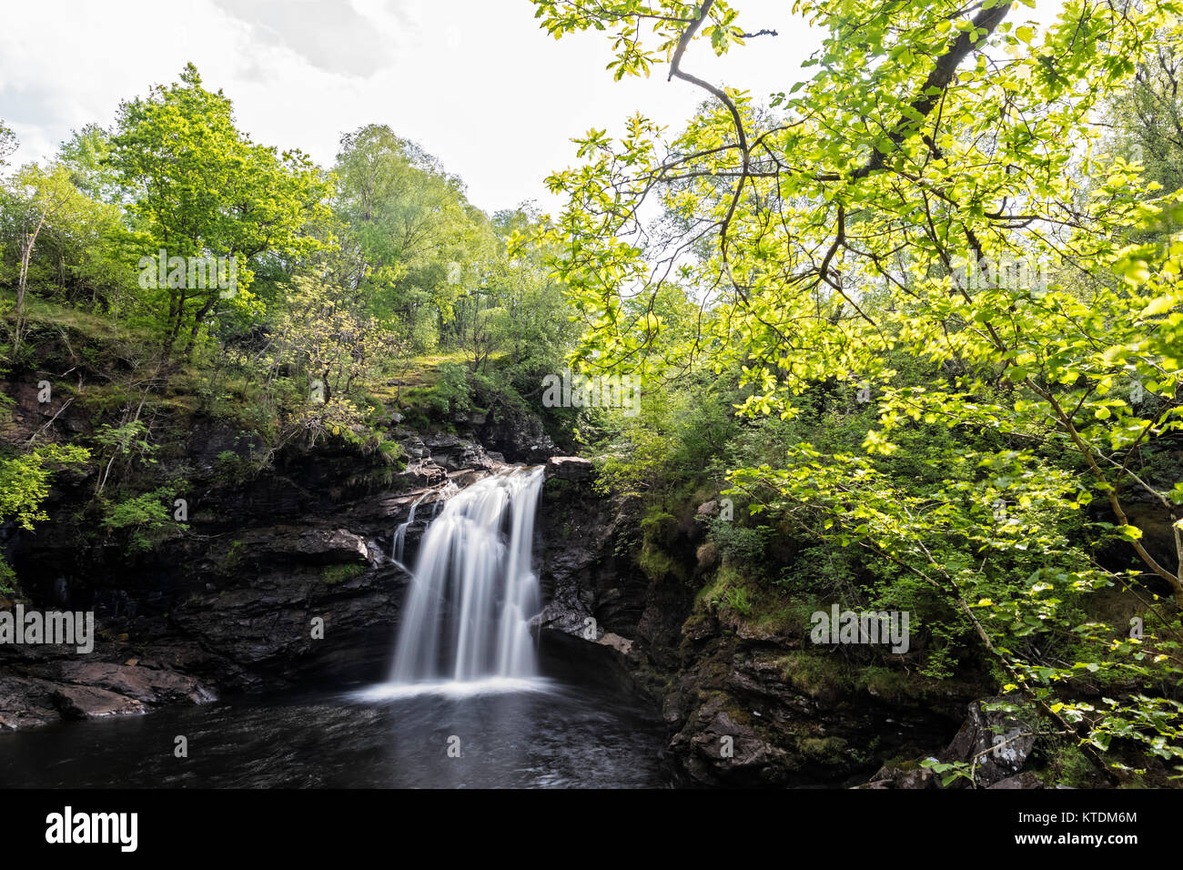 Gran Bretagna, Scozia, Highlands scozzesi, Fiume Falloch, cade di Falloch Foto Stock