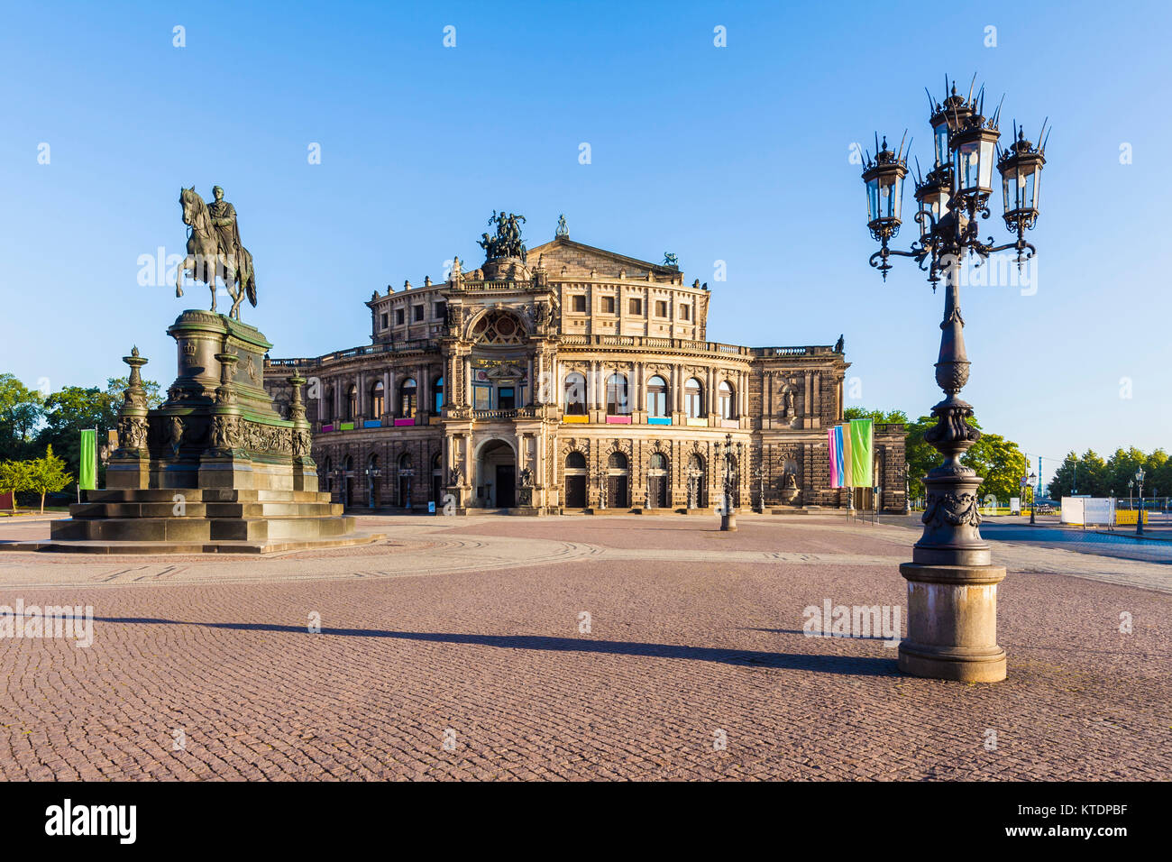 Deutschland, Sachsen, Dresda, Theaterplatz, Semperoper, Oper, Opernhaus Foto Stock