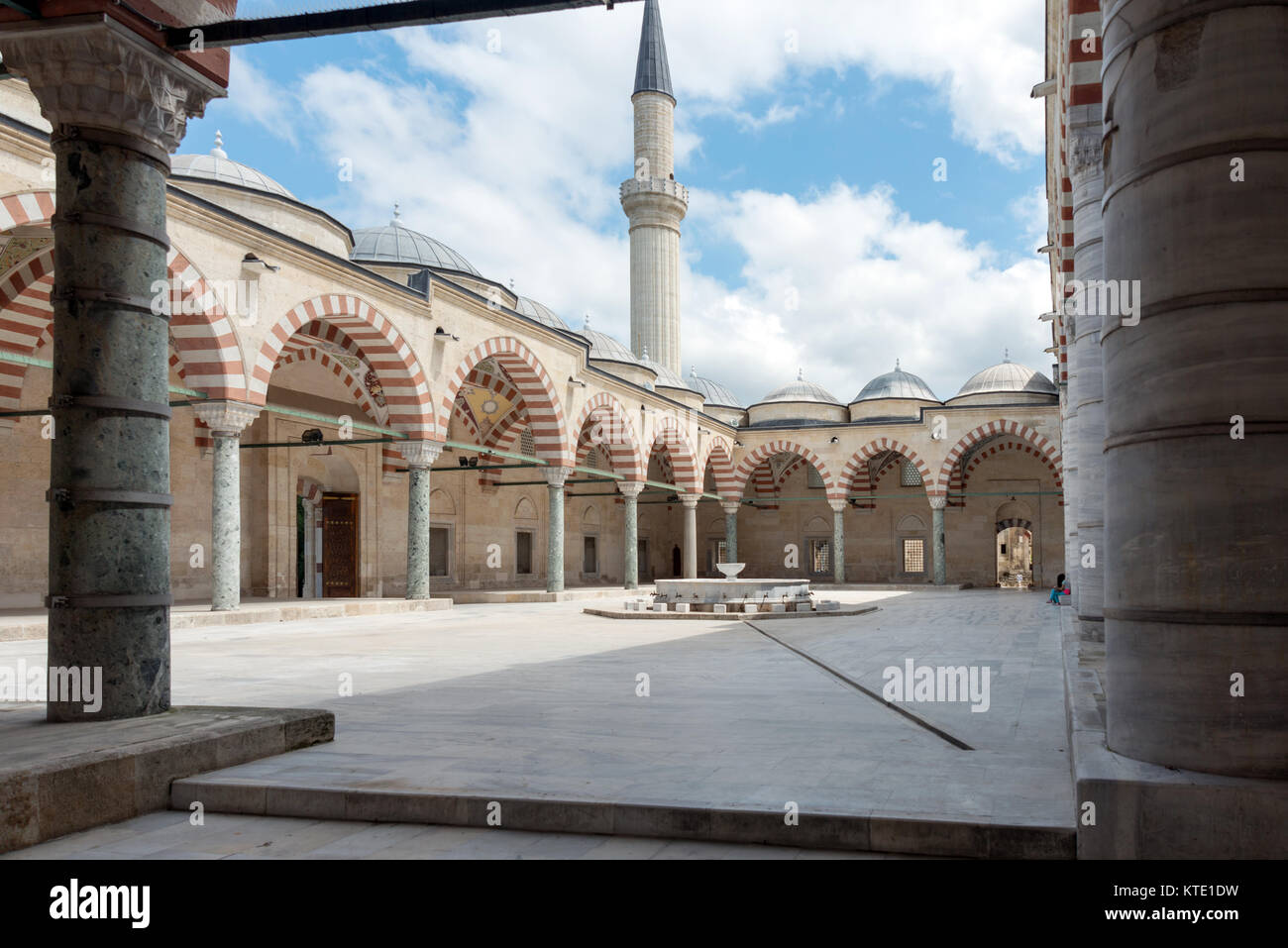 Giugno 30,2013 Edirne in Turchia.I tre moschea Serefeli (turco: Uc Serefeli Camii) è un 15esimo secolo moschea ottomana in Edirne. Foto Stock