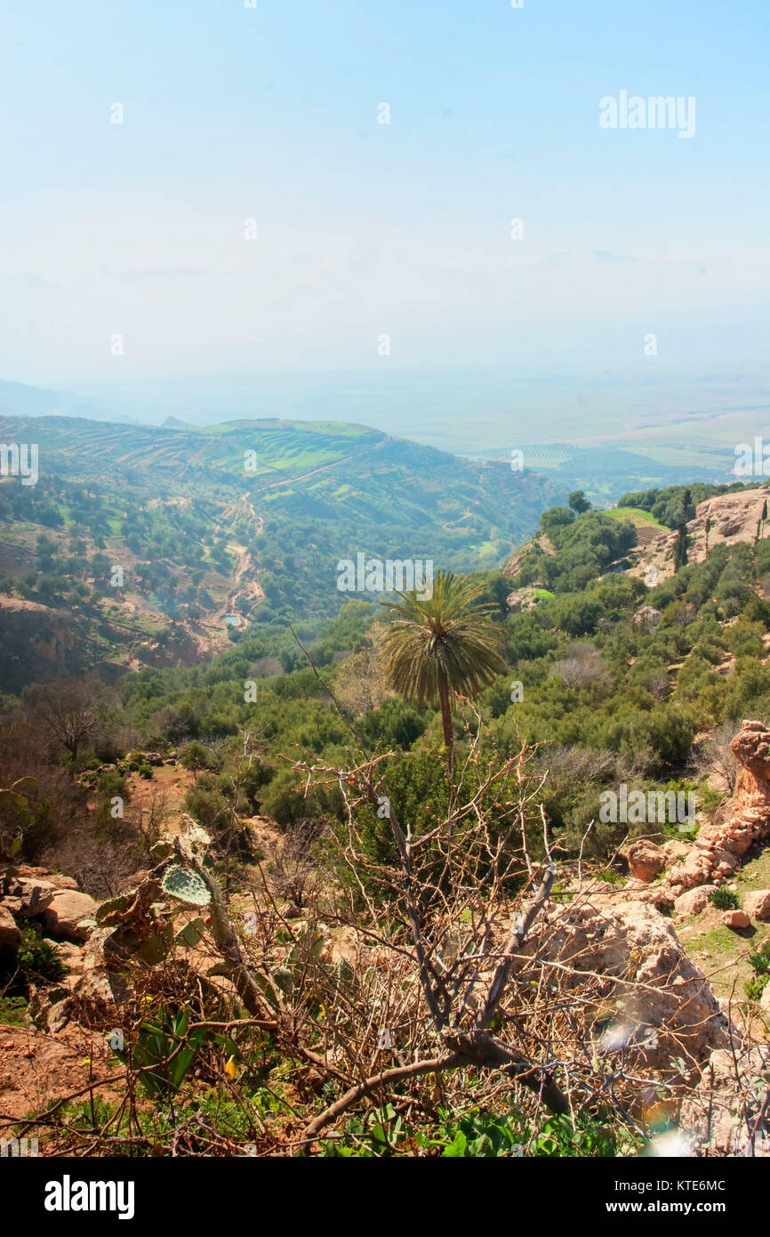 Medio Atlante paesaggio di montagna in primavera al di fuori di Marrakech, Marocco Foto Stock