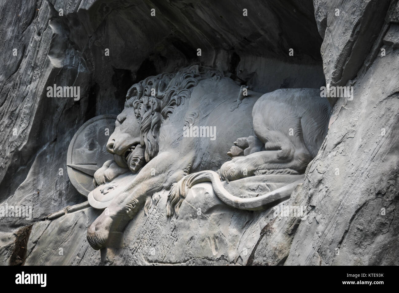 Lewendenkmal, il monumento del leone landmark in Lucerna, Svizzera. Esso è stato scolpito sulla scogliera di onorare le guardie svizzere di Luigi XVI di Francia. Foto Stock
