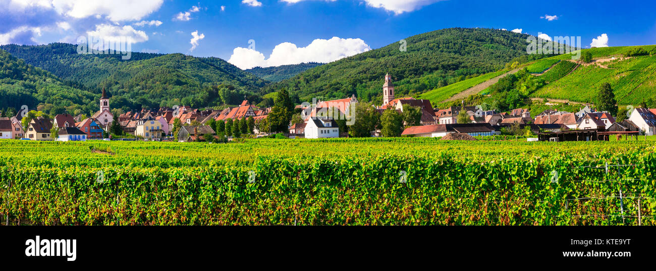 Impressionante villaggio Ribeauville,l'Alsazia, Francia. Foto Stock