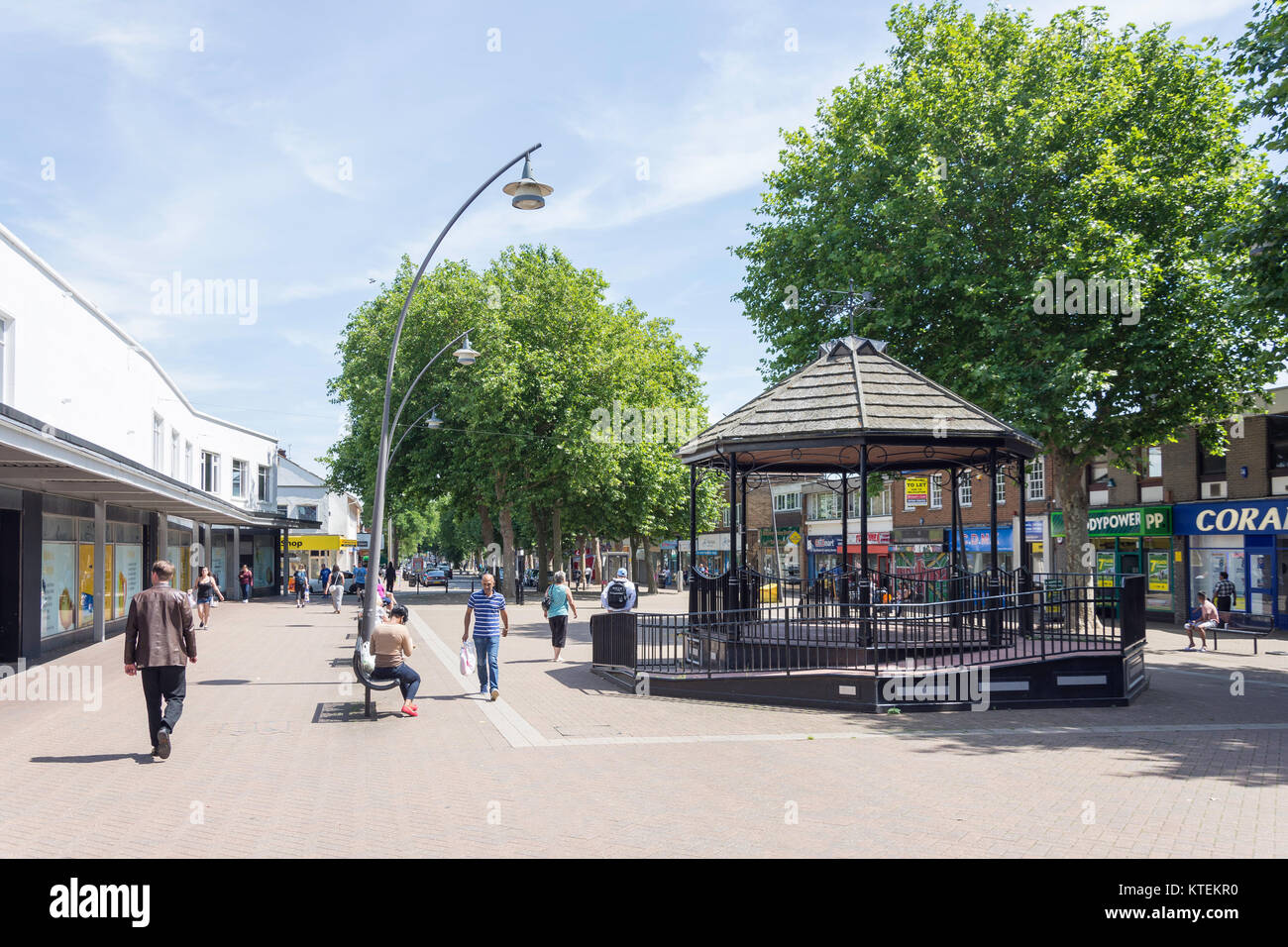 Il Bandstand, Queensway, Bletchley, Milton Keynes, Buckinghamshire, Inghilterra, Regno Unito Foto Stock