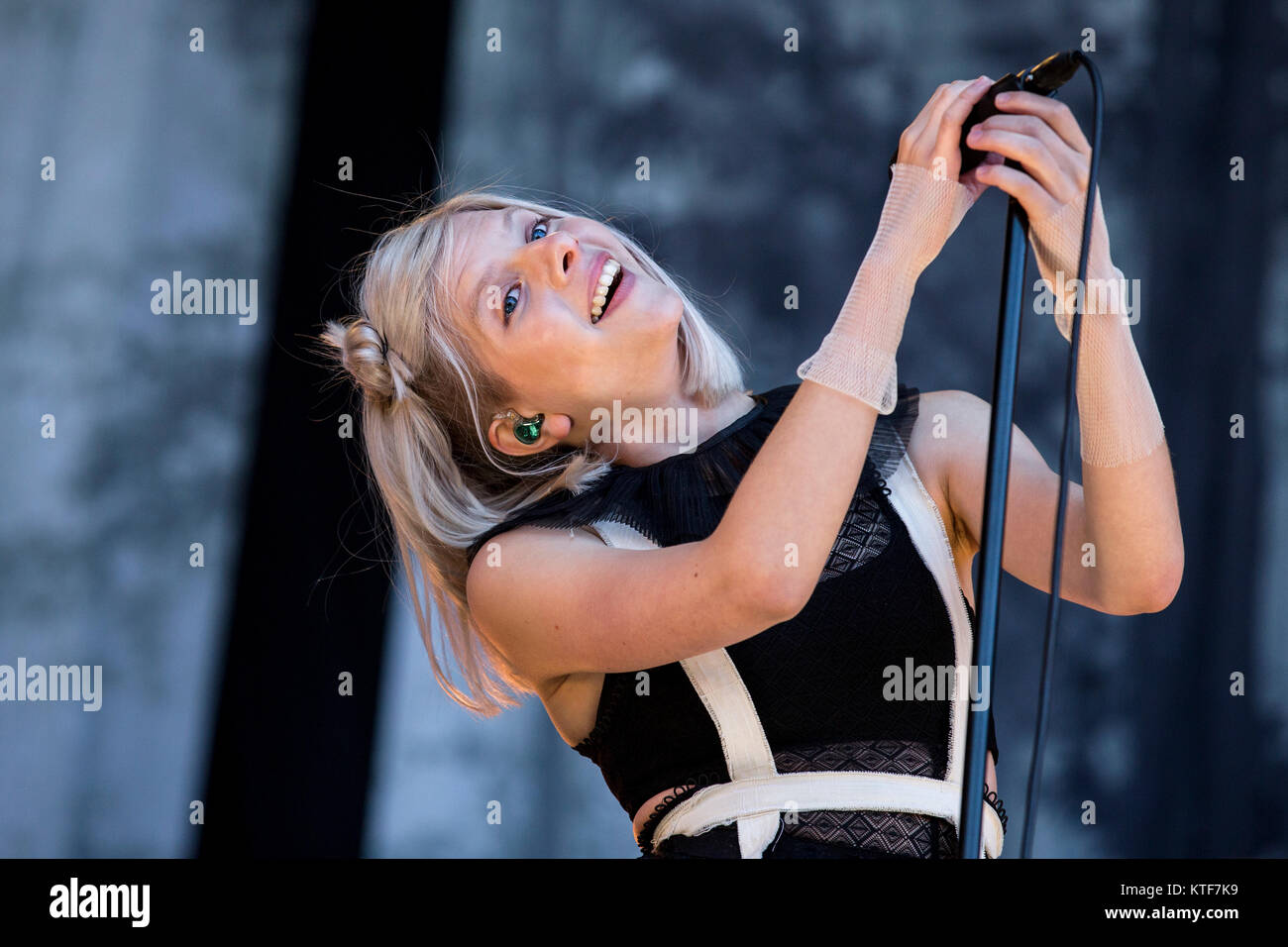 Il talentuoso cantante norvegese, musicista e cantautore AURORA esegue un concerto dal vivo presso il norvegese music festival Øyafestivalen 2016 a Oslo. Norvegia, 10/08 2016. Foto Stock