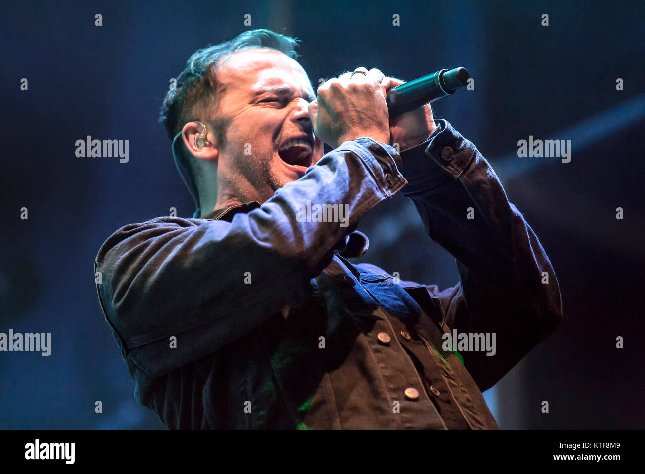 Il tedesco della band power metal Blind Guardian esegue un concerto dal vivo al Sweden Rock Festival 2016. Qui la vocalist Hansi Kürsch è visto dal vivo sul palco. La Svezia, 08/06 2016. Foto Stock